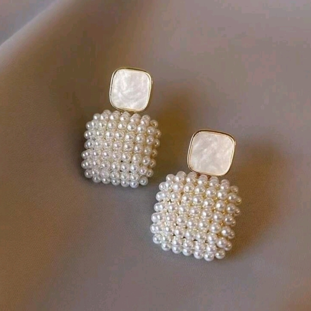 Elegant Pearl and Gold Earrings
